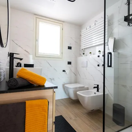 Apartament Casa Coruccia Como